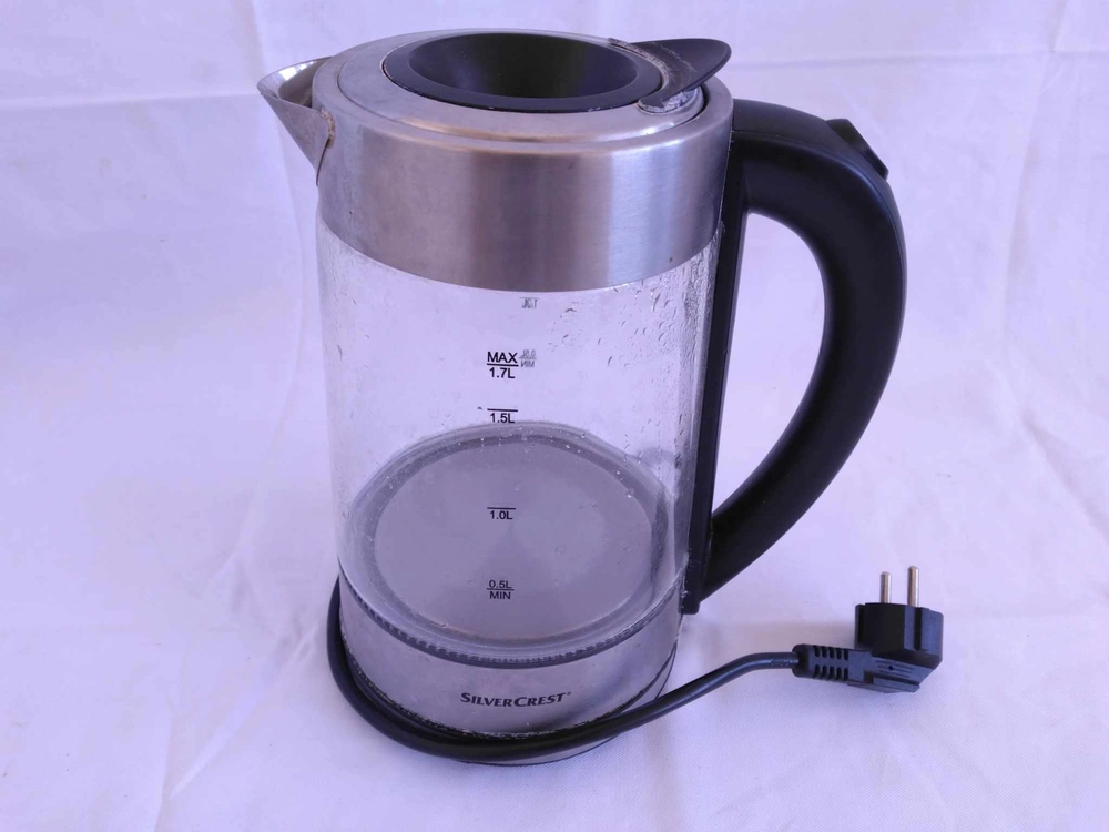 Photo du matériel « Bouilloire 1,7L (EL16ALC) »